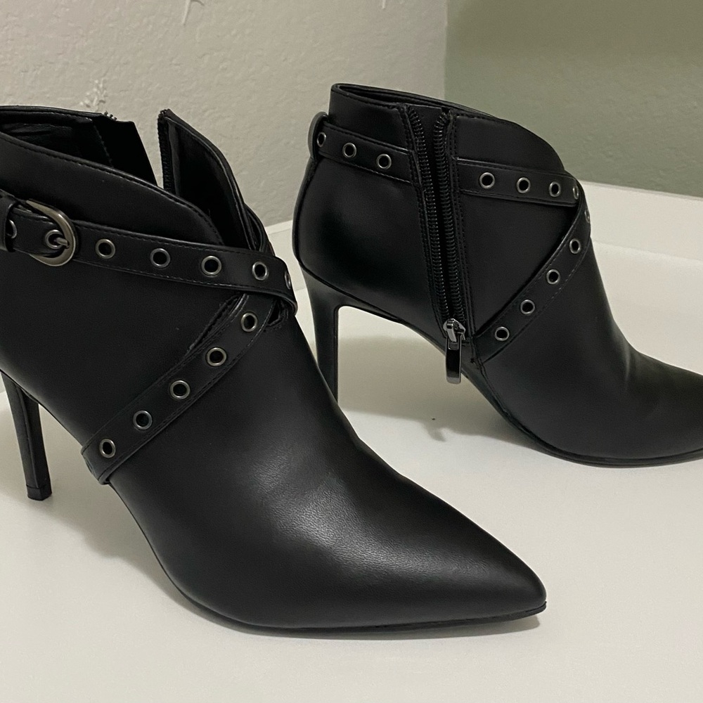 Nine West Black Heeled Boots with Strap Accents 7M